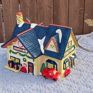 Vintage Christmas Village Gas & Grocery Store building Lighted Accent